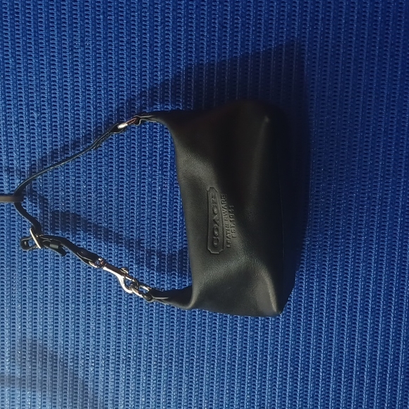 Coach - Picture 7 of 7